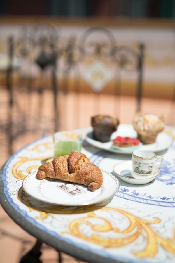 Palazzo Doria D'Angri Bed & Breakfast Napoli Dış mekan fotoğraf